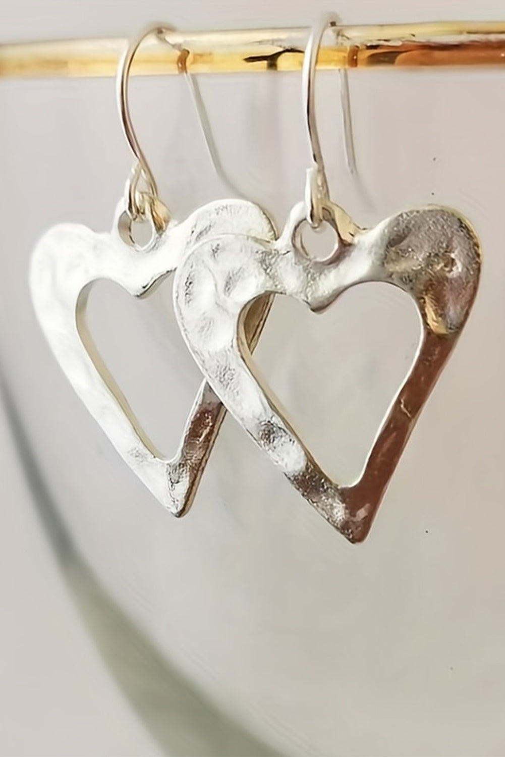 Hollowed Heart Shape Earrings-0