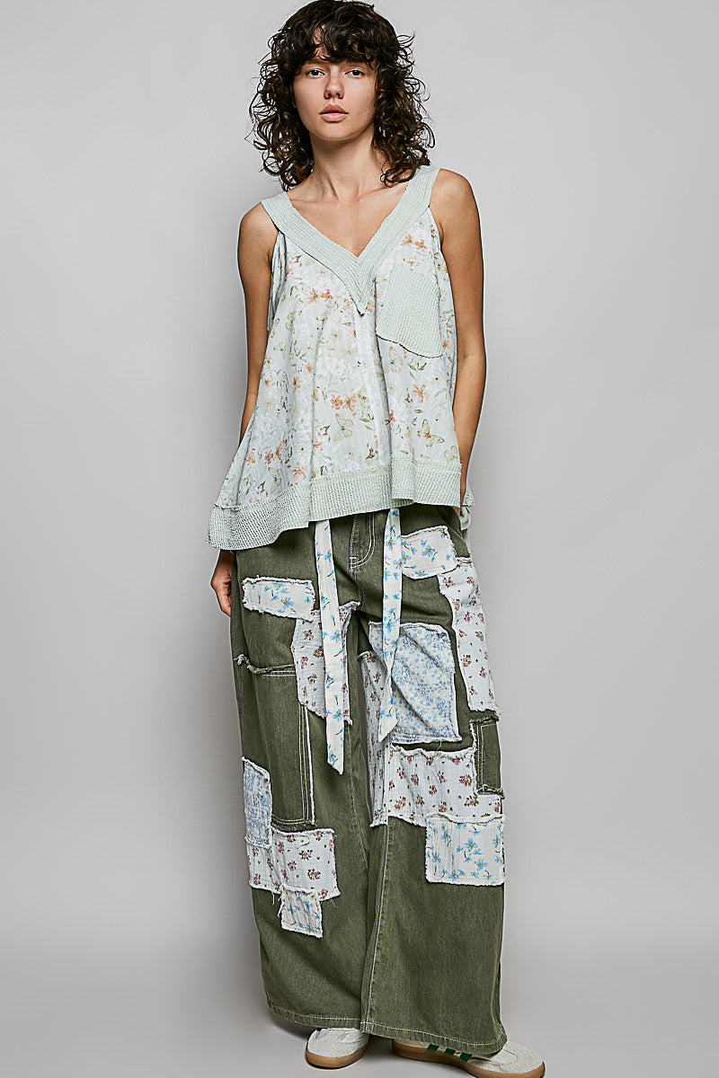 POL Floral V-Neck Tank with Front Pocket-4