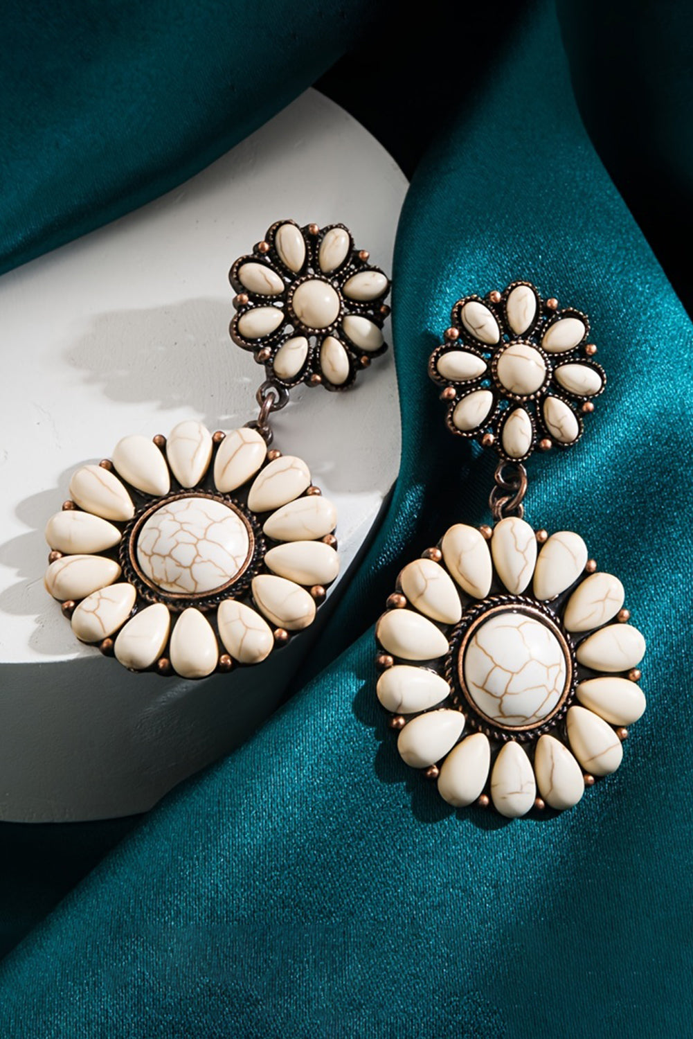 Daniela Flower Shape Stud Earrings-0